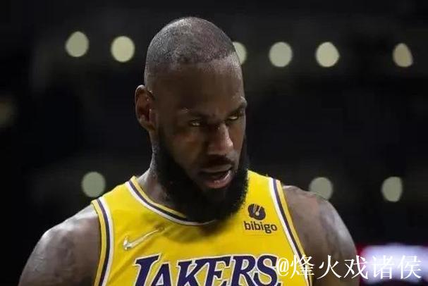 湖人防线漏洞频出？三巨头防守不力，重用悍将或为最佳策略